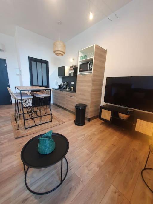 -Garrigue- Face A La Cite Medievale Studio Terrasse Classe 4☆ Carcassonne Buitenkant foto