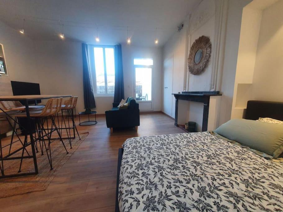 -Garrigue- Face A La Cite Medievale Studio Terrasse Classe 4☆ Carcassonne Buitenkant foto